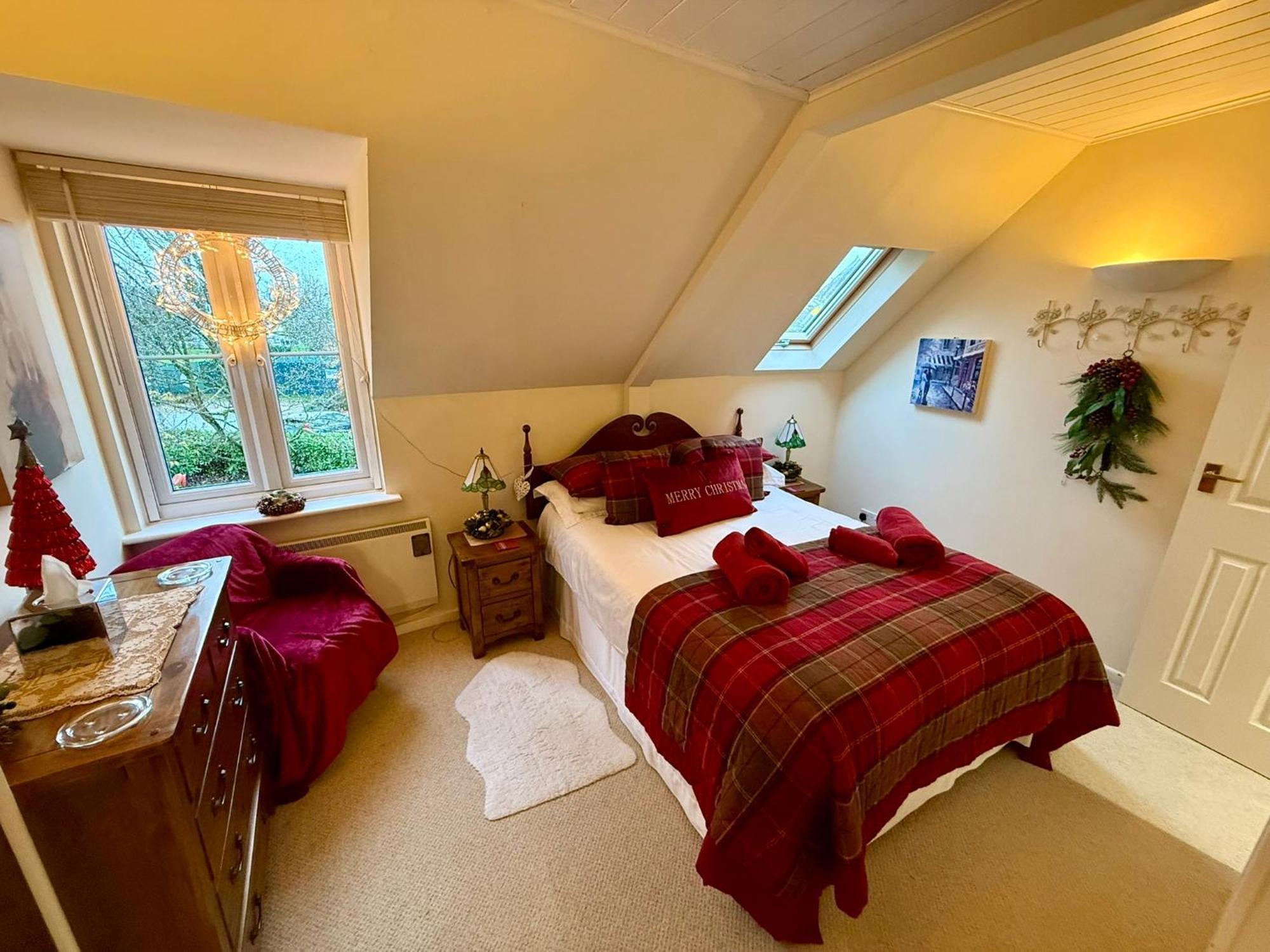 Luxury Kingfisher Lodge, Isis Lake, Within The Cotswold Waterpark Cirencester Exterior photo